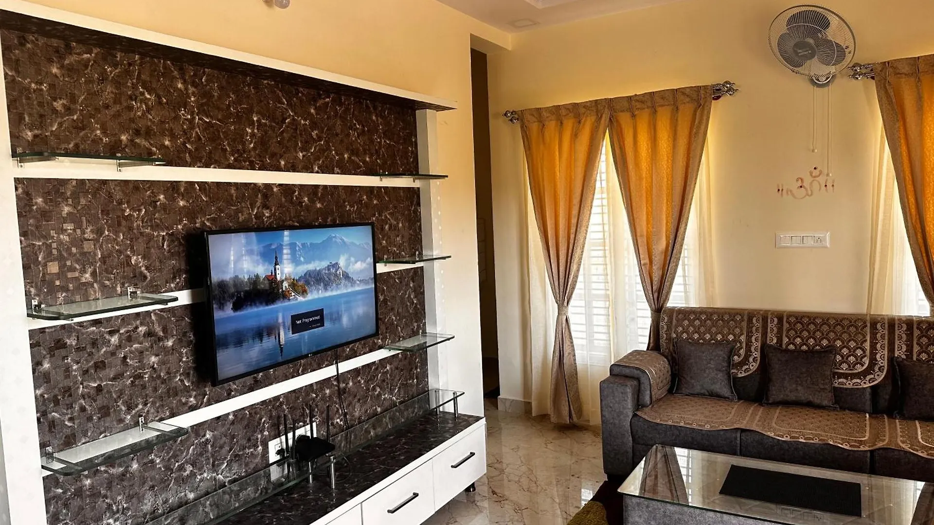 Deeya Guest House - A Luxury Home Stay Mysore Apartment